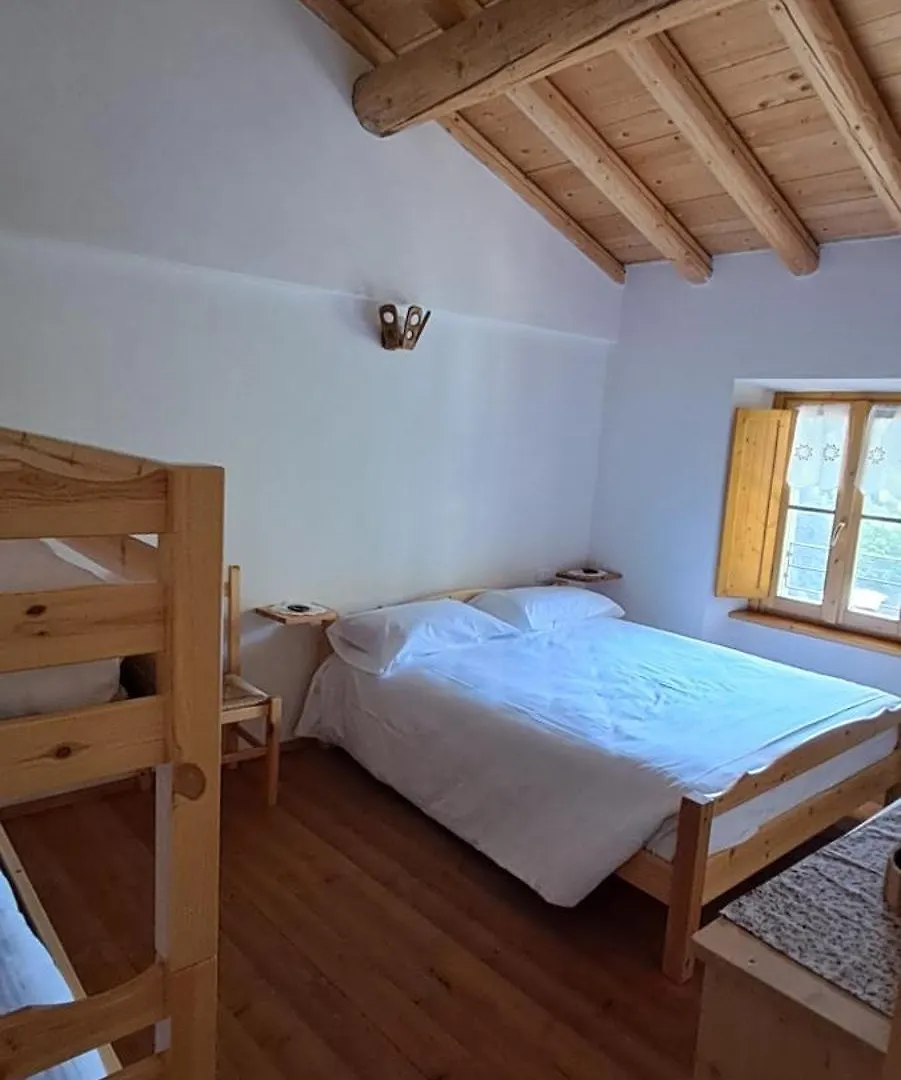 Albergo Diffuso Ornica Nel Cuore Lejlighedshotel